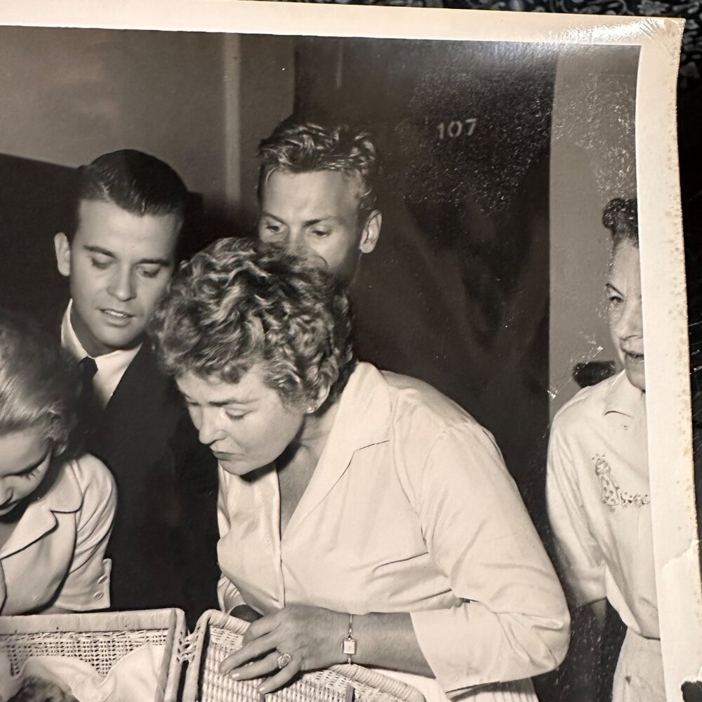 Vintage 1960 Hollywood Photo Of Tuesday Weld Dick Clark Tab Hunter & More With P - Picture 7 of 14